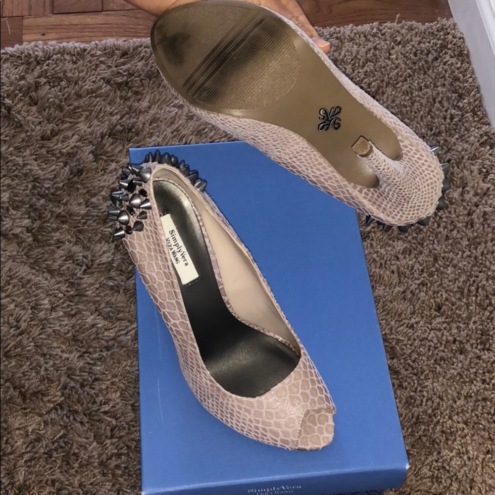 Heels - Picture 3 of 4